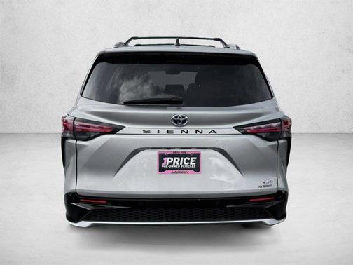 Celestial Silver Metallic 2022 Toyota Sienna XSE 7 Passenger