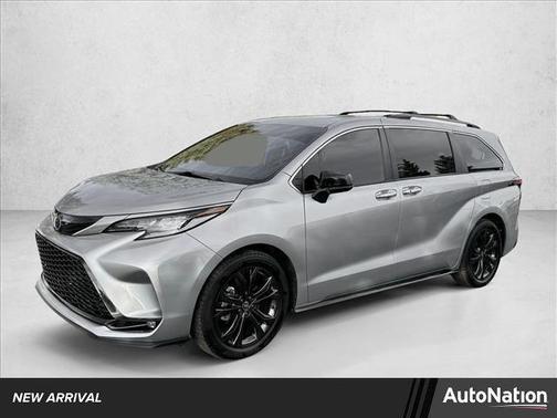 2022 Toyota Sienna XSE 7 Passenger