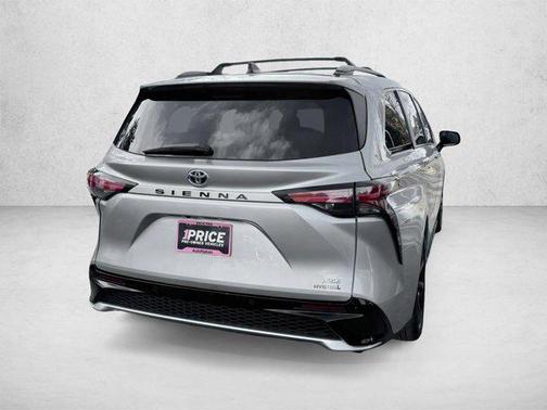 Celestial Silver Metallic 2022 Toyota Sienna XSE 7 Passenger