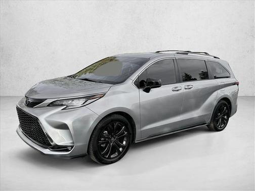 2022 Toyota Sienna XSE 7 Passenger