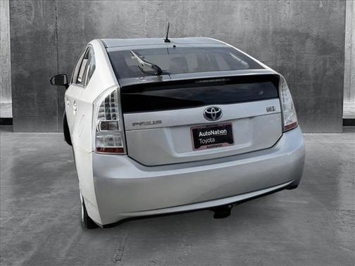 2010 Toyota Prius III