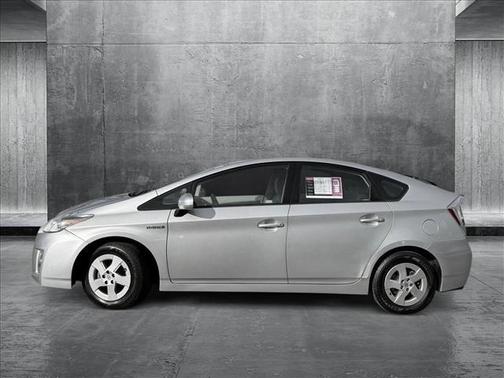 2010 Toyota Prius III