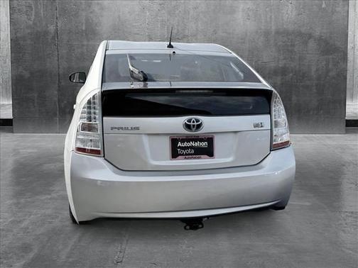 2010 Toyota Prius III