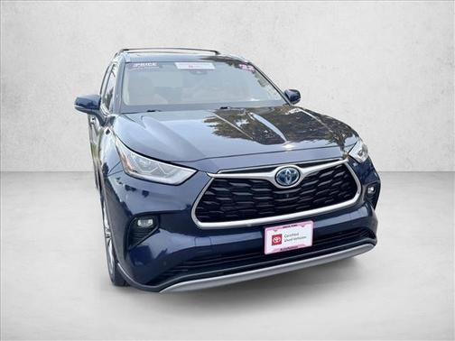 2022 Toyota Highlander Hybrid Platinum