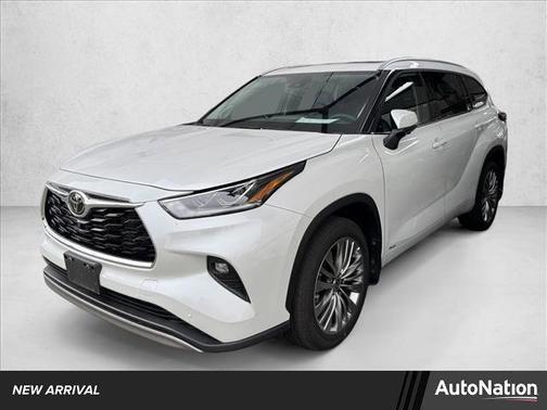 2025 Toyota Highlander Hybrid Platinum
