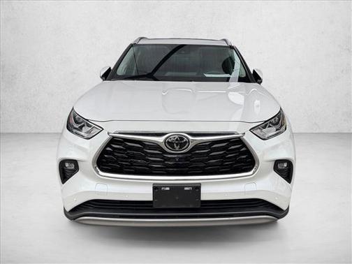 2025 Toyota Highlander Hybrid Platinum