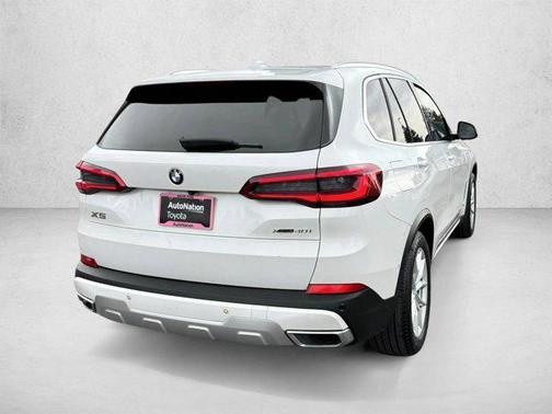 Mineral White Metallic 2019 BMW X5 xDrive40i