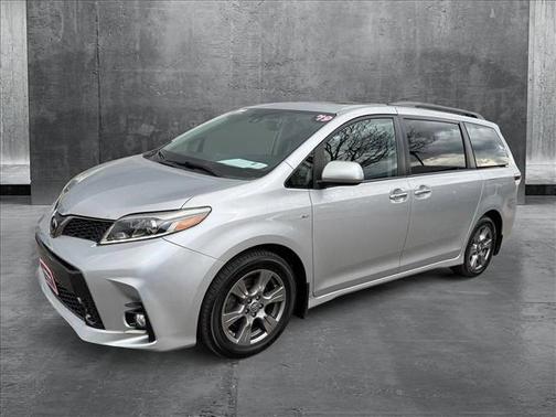 2019 Toyota Sienna SE