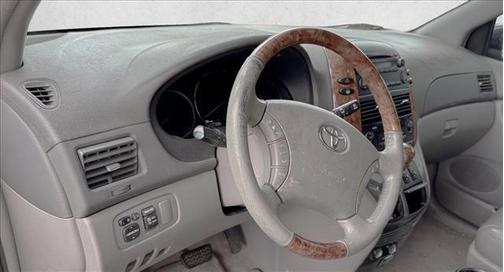 2010 Toyota Sienna XLE Limited