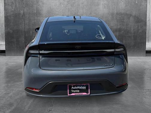 2025 Toyota Prius L