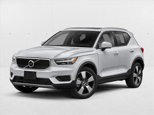 Ice White 2019 Volvo XC40 T5 Momentum