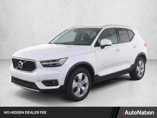 Ice White 2019 Volvo XC40 T5 Momentum