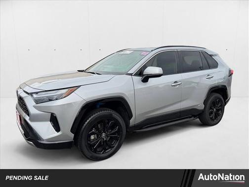 2022 Toyota RAV4 Hybrid SE
