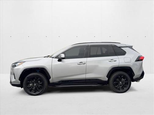 2022 Toyota RAV4 Hybrid SE
