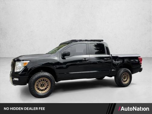 Super Black 2021 Nissan Titan SV