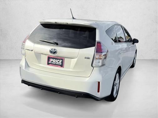 2016 Toyota Prius v Four