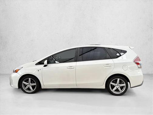 2016 Toyota Prius v Four