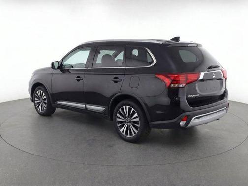 Labrador Black Metallic 2020 Mitsubishi Outlander SEL S-AWC