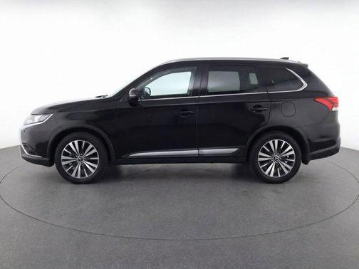 Labrador Black Metallic 2020 Mitsubishi Outlander SEL S-AWC