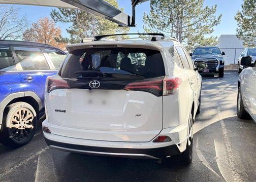 2017 Toyota RAV4 SE