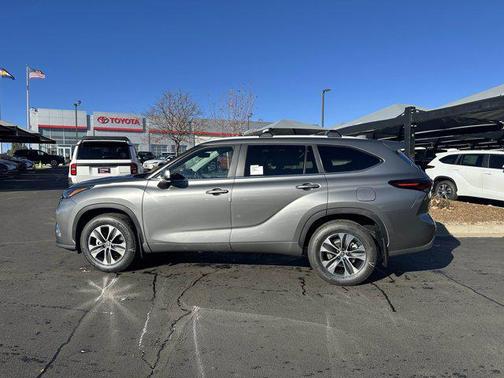 2026 Toyota Highlander XLE