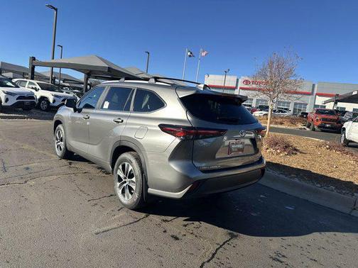 2026 Toyota Highlander XLE