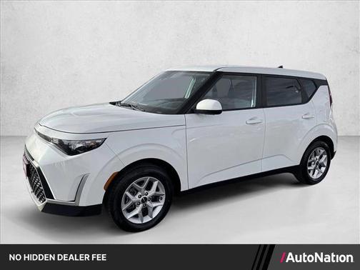 Snow White Pearl 2024 Kia Soul LX