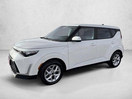 Snow White Pearl 2024 Kia Soul LX
