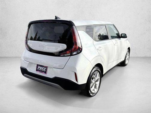 Snow White Pearl 2024 Kia Soul LX