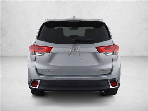 Celestial Silver Metallic 2019 Toyota Highlander Limited
