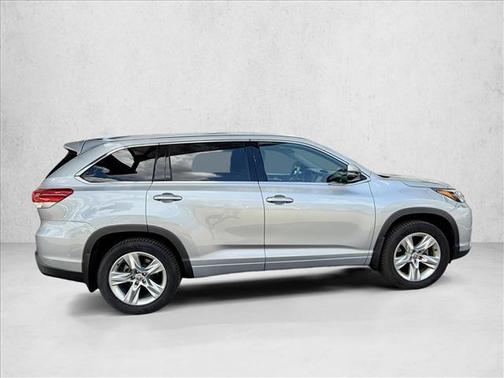 Celestial Silver Metallic 2019 Toyota Highlander Limited