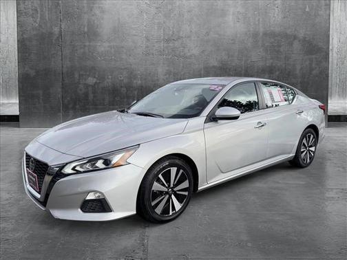 2022 Nissan Altima 2.5 SV