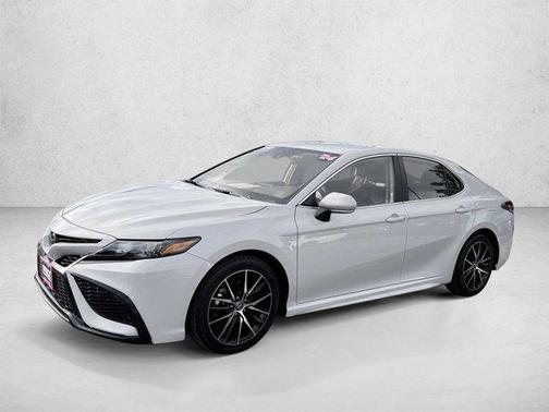 Ice Edge 2024 Toyota Camry SE