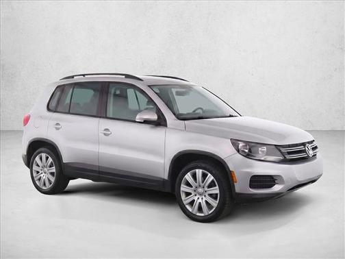 Reflex Silver Metallic 2018 Volkswagen Tiguan Limited 2.0T 4MOTION