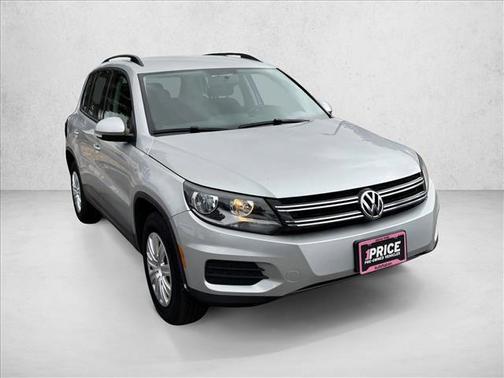 Reflex Silver Metallic 2018 Volkswagen Tiguan Limited 2.0T 4MOTION