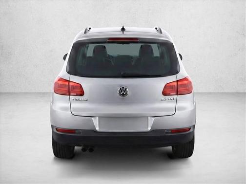 Reflex Silver Metallic 2018 Volkswagen Tiguan Limited 2.0T 4MOTION
