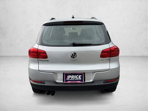 Reflex Silver Metallic 2018 Volkswagen Tiguan Limited 2.0T 4MOTION