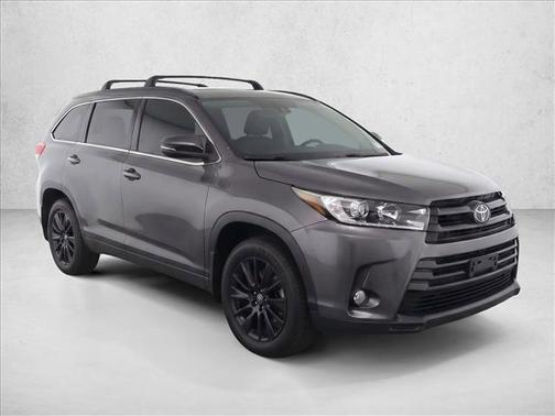 Predawn Gray Mica 2019 Toyota Highlander SE
