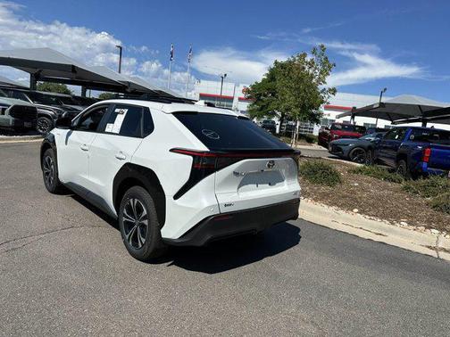2025 Toyota bZ4X XLE