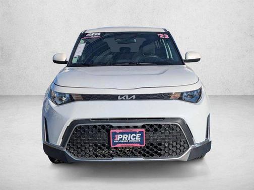 Snow White Pearl 2023 Kia Soul LX