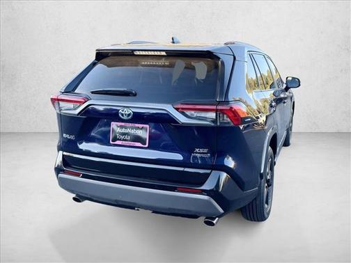 2020 Toyota RAV4 Hybrid SE