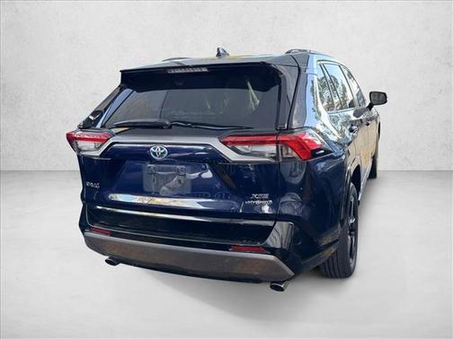 2020 Toyota RAV4 Hybrid SE