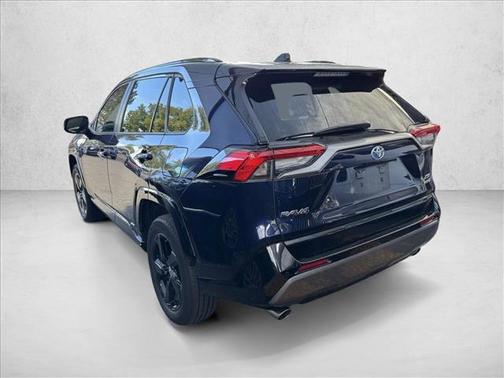 2020 Toyota RAV4 Hybrid SE
