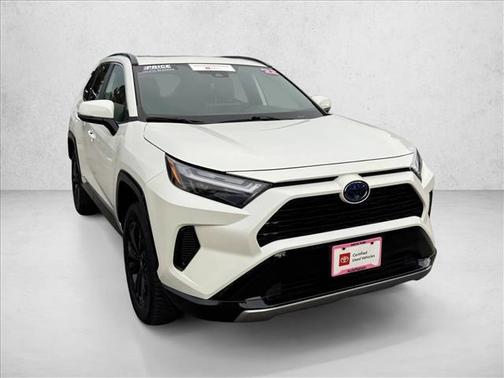 Blizzard Pearl 2022 Toyota RAV4 Hybrid SE