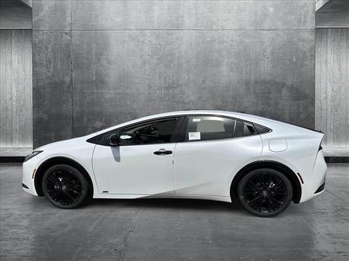 2025 Toyota Prius L