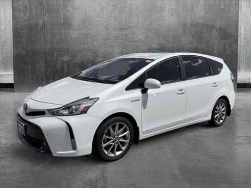 2015 Toyota Prius v Five