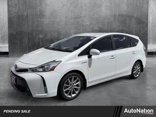 2015 Toyota Prius v Five