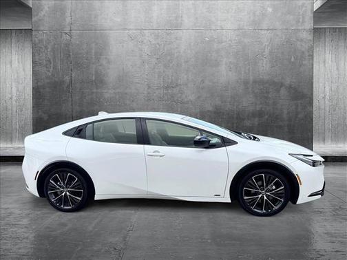 2024 Toyota Prius XLE