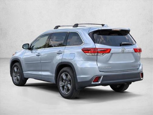 Celestial Silver Metallic 2017 Toyota Highlander Limited Platinum