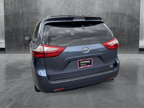2017 Toyota Sienna XLE Premium